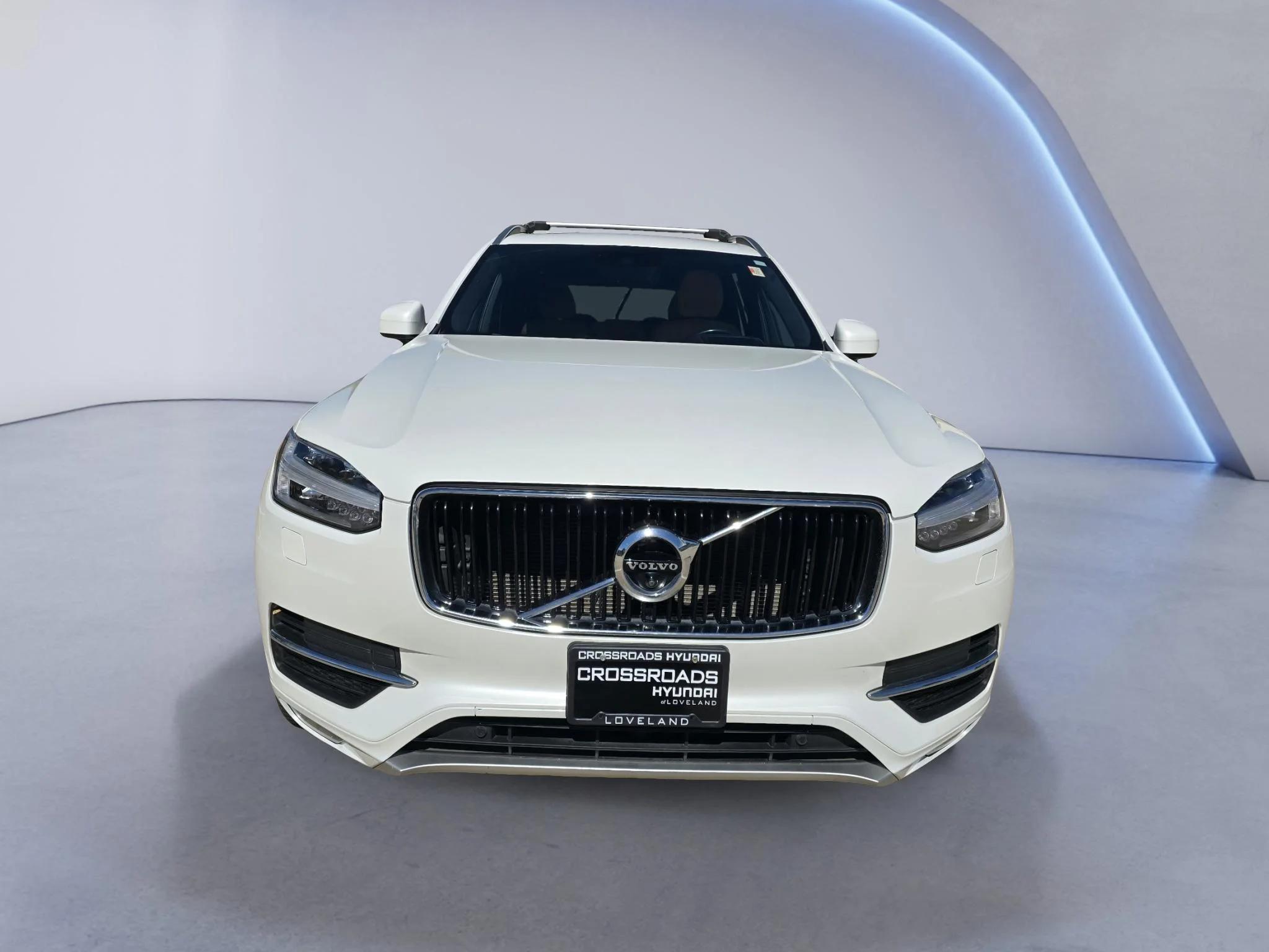 Used 2019 Crystal White Pearl Metallic Volvo Momentum image 9