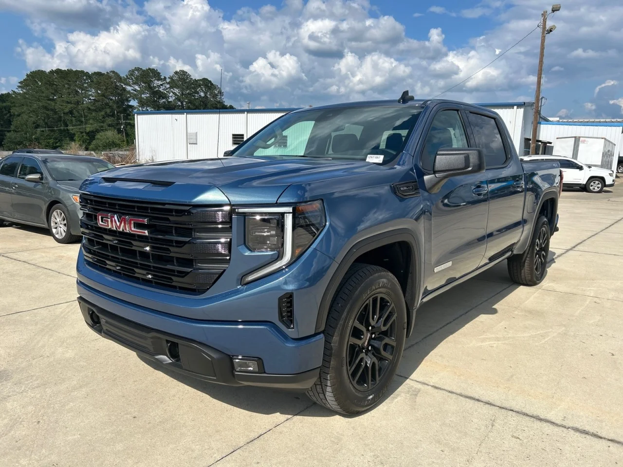 2026 GMC Sierra 4WD Crew Cab Short Box Elevation's photo