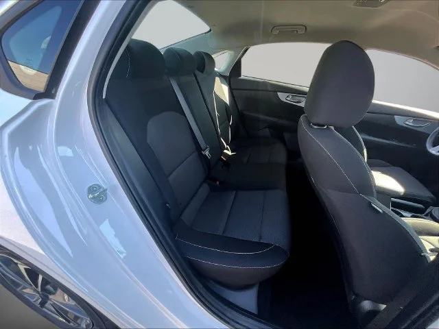Used 2024 White Kia LXS image 27