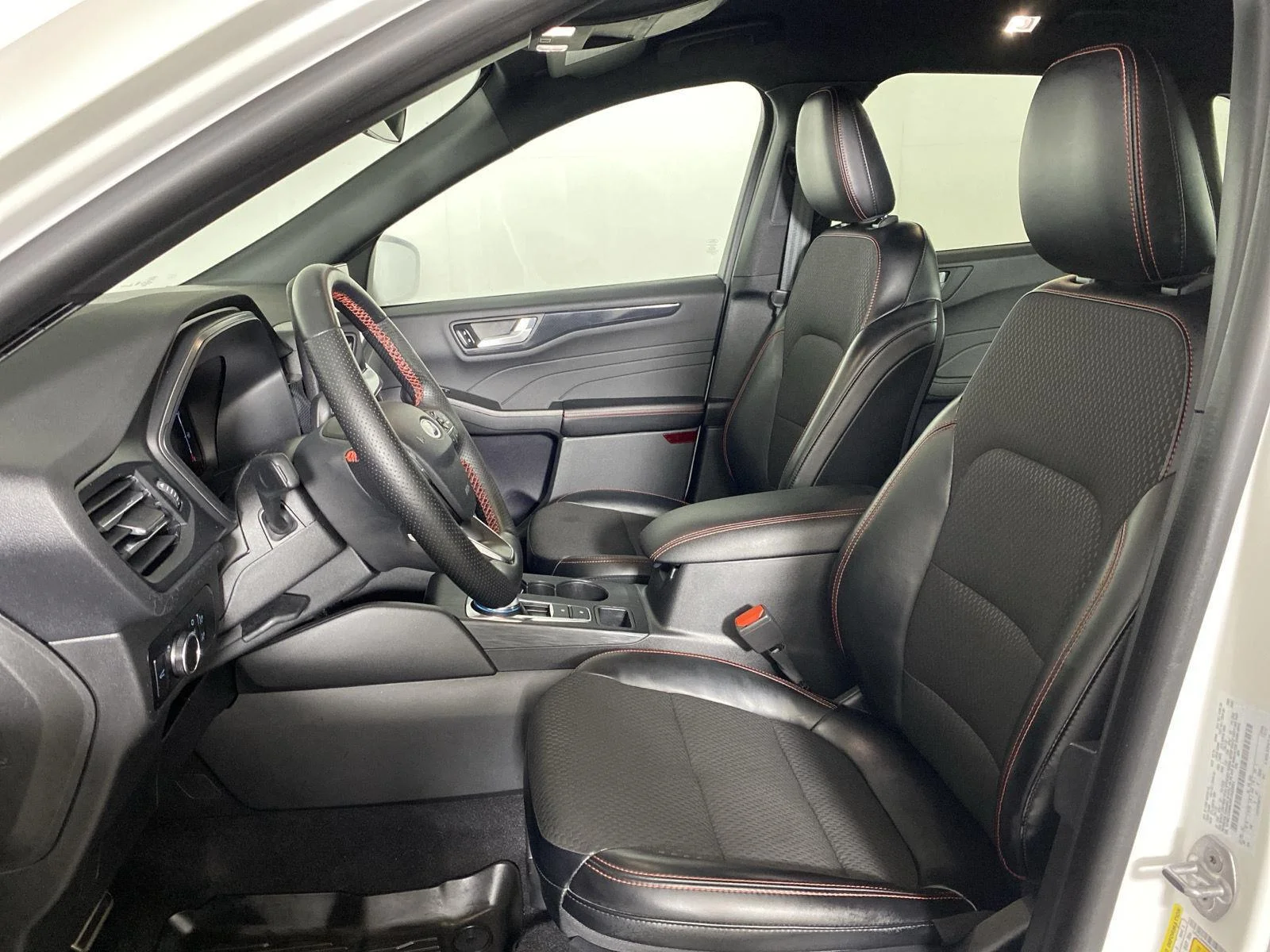 Used 2024 Star White Metallic Tri-Coat Ford ST-Line image 20