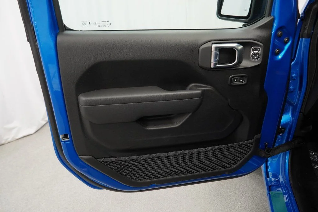 New 2026 Hydro Blue Pearl-Coat Exterior Paint Jeep Sport S image 27