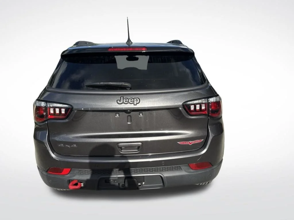 Used 2022 Gray Jeep Trailhawk image 5