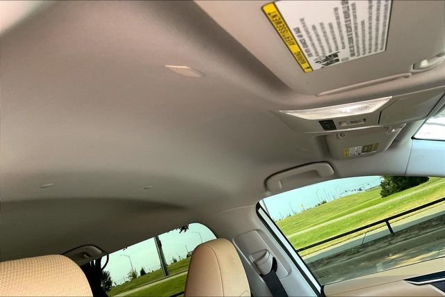 Used 2025 White Toyota XLE image 20