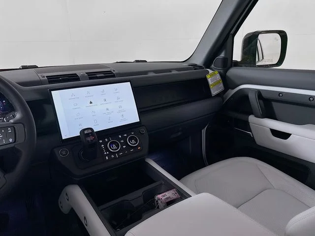 New 2026 Fuji White Land Rover X-Dynamic SE image 26