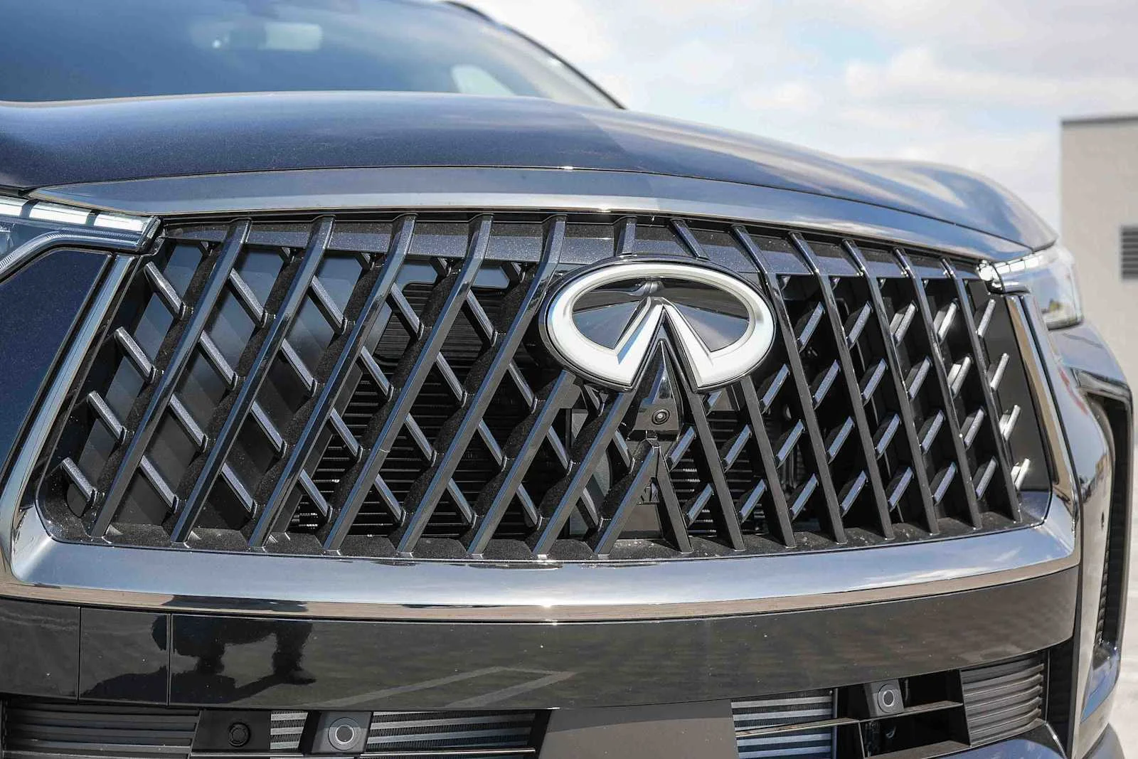 New 2026 MINERAL BLACK INFINITI Sport AWD image 5