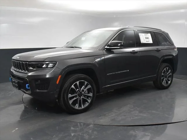 New 2024 Baltic Gray Metallic Clear-Coat Exterior Paint Jeep Overland image 5