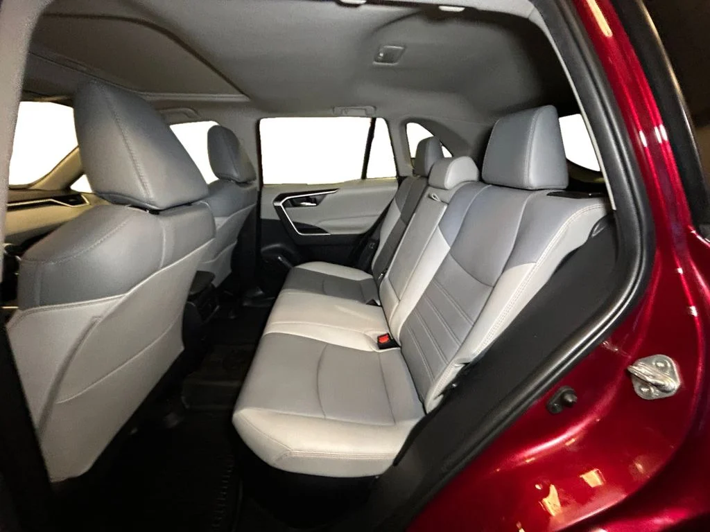 Used 2021 Pearl Toyota XLE Premium image 13