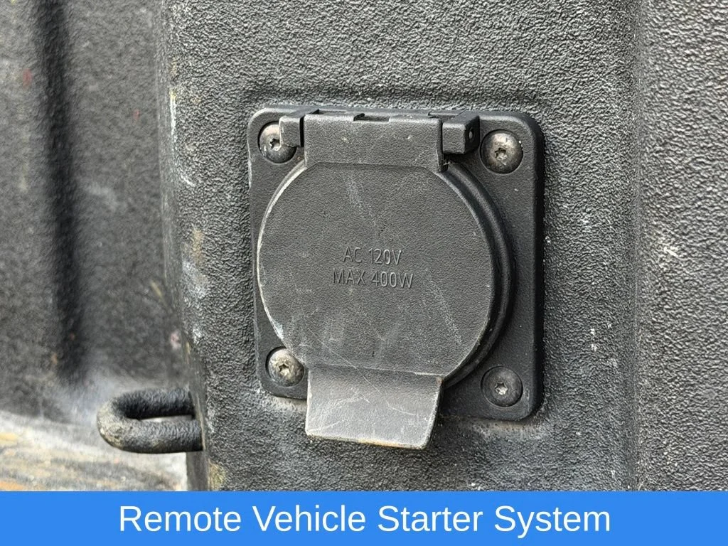 Used 2025 Summit White GMC AT4 image 17