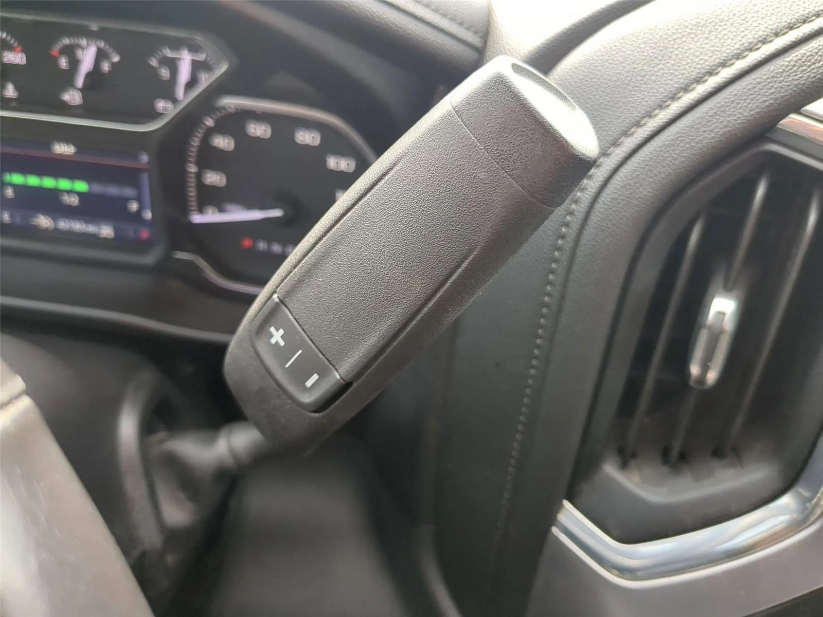 Used 2021 Summit White GMC SLE image 24