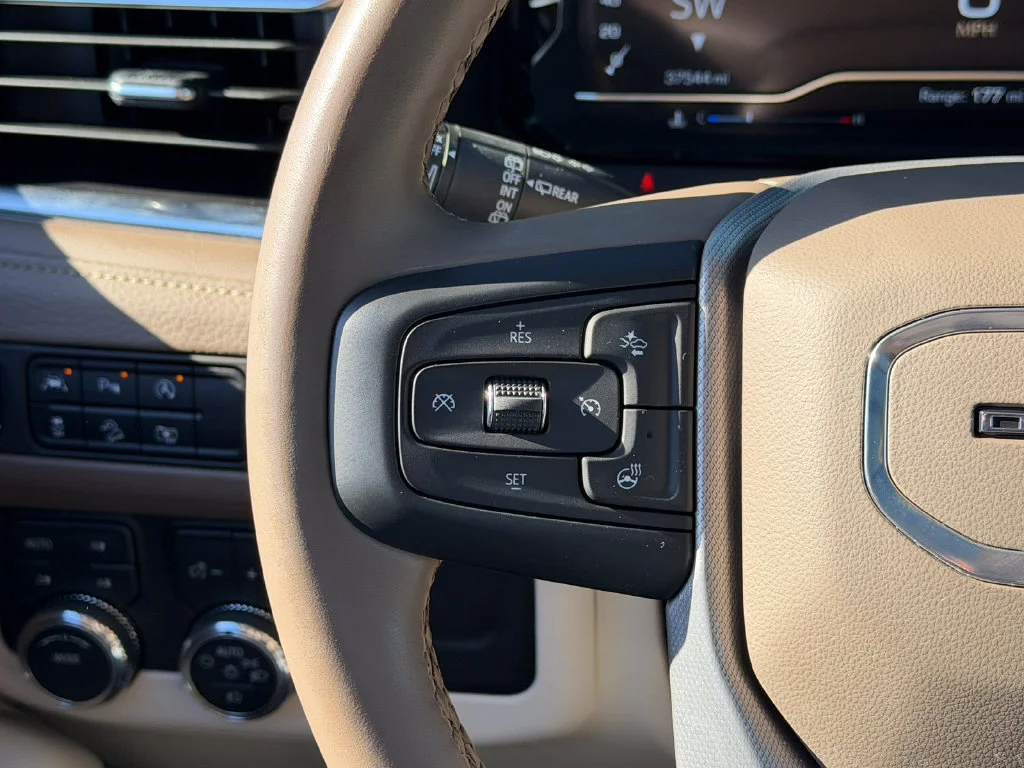 2023 GMC Yukon Denali - Photo 39