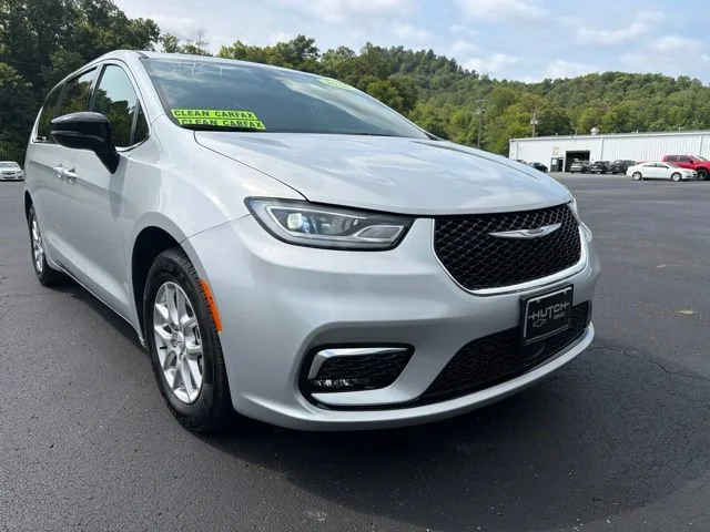 Used 2026 Silver Chrysler Select image 2