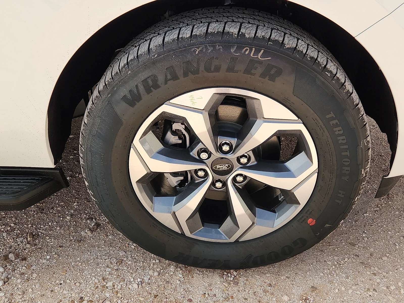 New 2027 Star White Metallic Tri-Coat Ford Active image 9