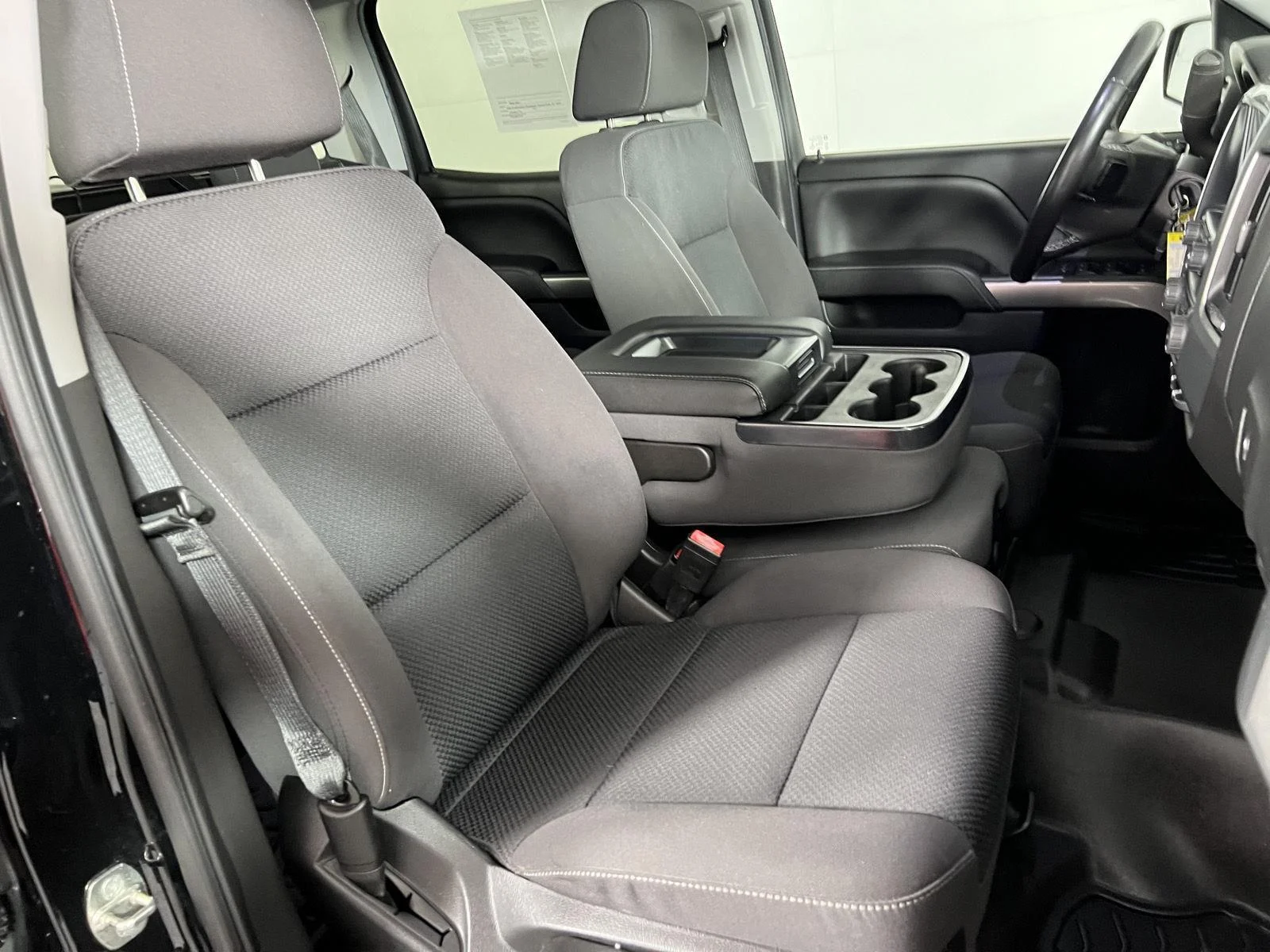 Used 2018 Black Chevrolet LT image 17