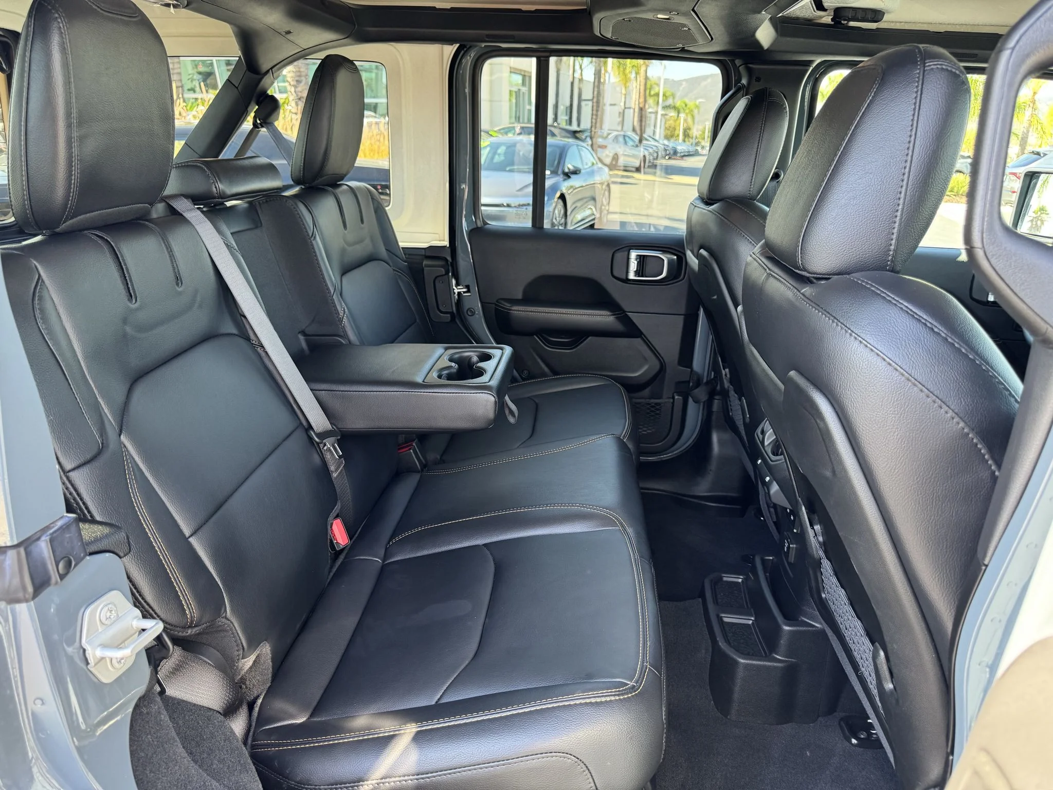 Used 2024 ANVIL CLEAR COAT Jeep Sahara image 33