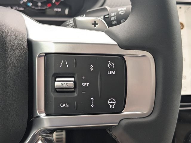 New 2026 Fuji White Land Rover Dynamic SE image 28