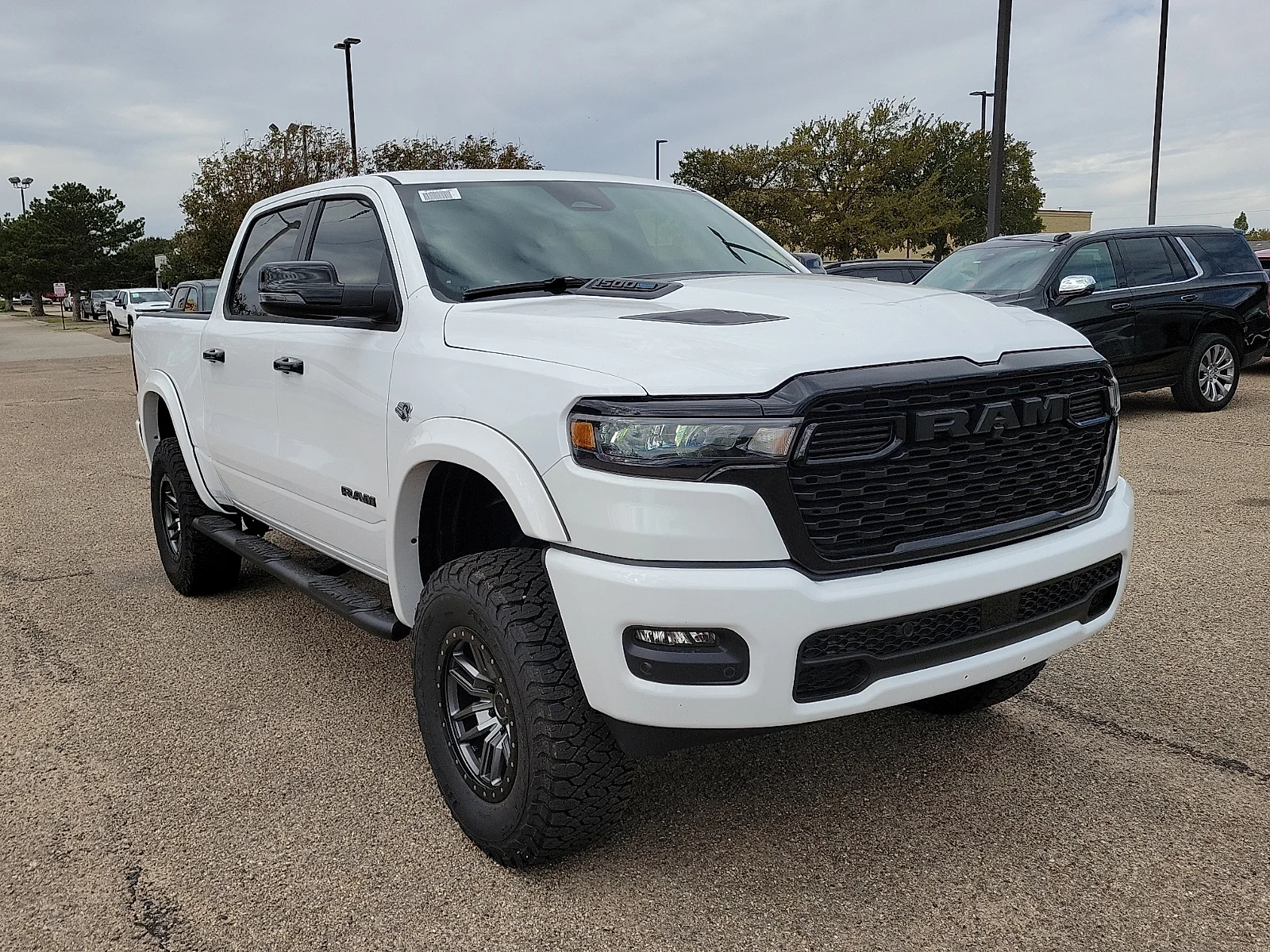 New 2026 PW7 Bright Whit Ram BIG HORN CREW CAB 4X4 5