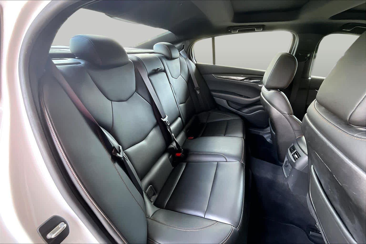 Used 2020 Summit White Cadillac Sport image 20