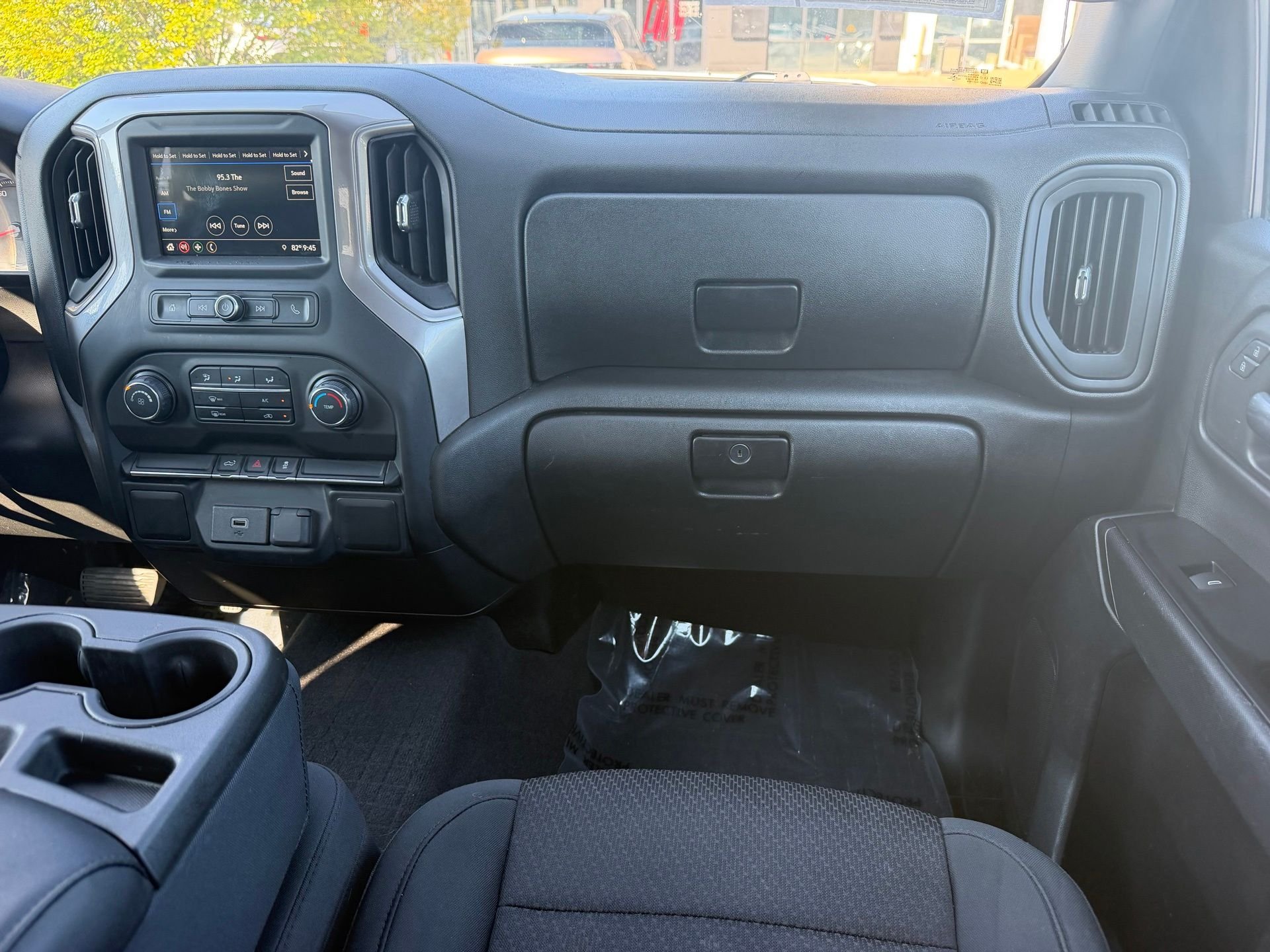 Used 2019 White Chevrolet Custom image 21