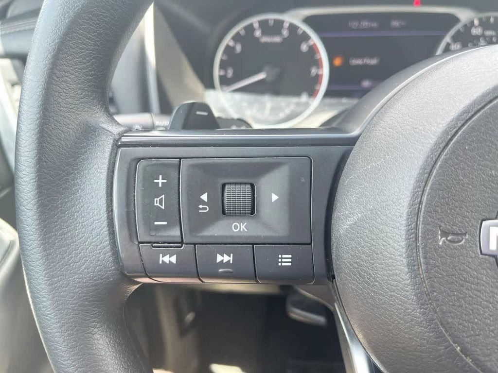 Used 2024 Silver Nissan S image 23