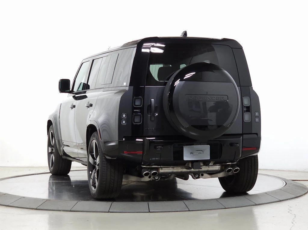 Certified Used 2026 Carpathian Grey Premium Metallic Land Rover V8 image 3