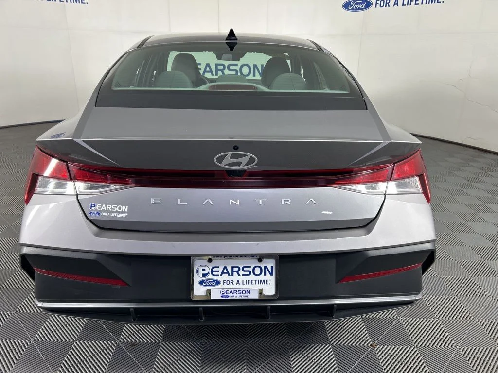 2024 Hyundai Elantra SEL - Photo 10