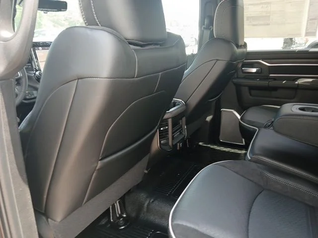 New 2026 Granite Crystal Metallic Clear-Coat Exterior Paint RAM Laramie image 18
