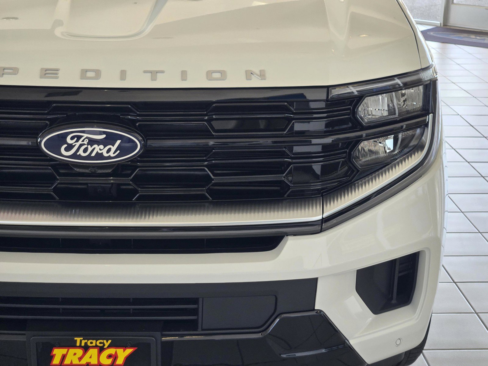 New 2027 Star White Metallic Tri-Coat Ford MAX Platinum image 6