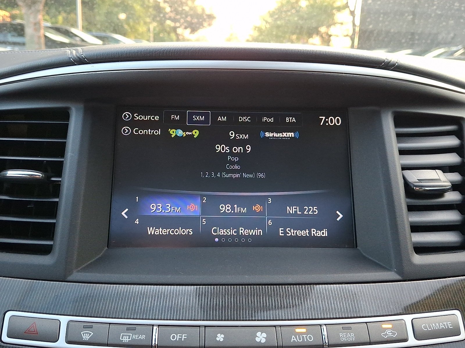 Used 2019 Black Obsidian INFINITI LUXE image 18