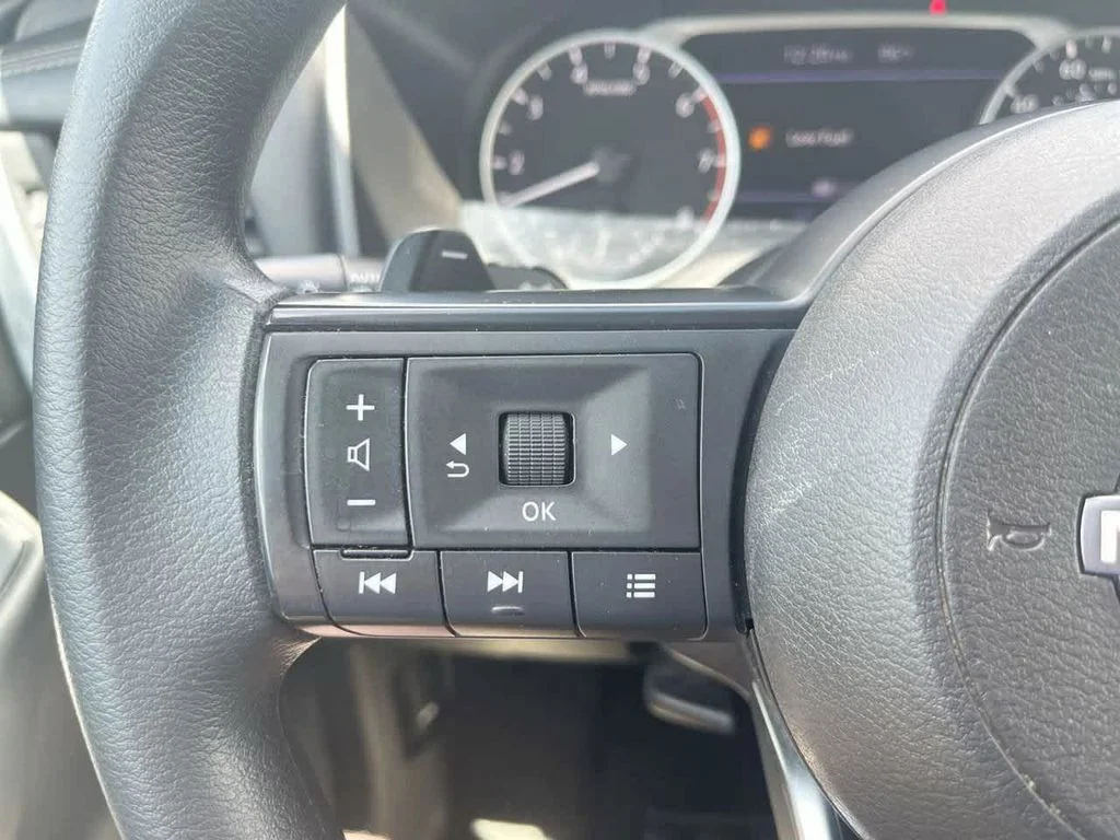 Used 2024 Silver Nissan S image 23