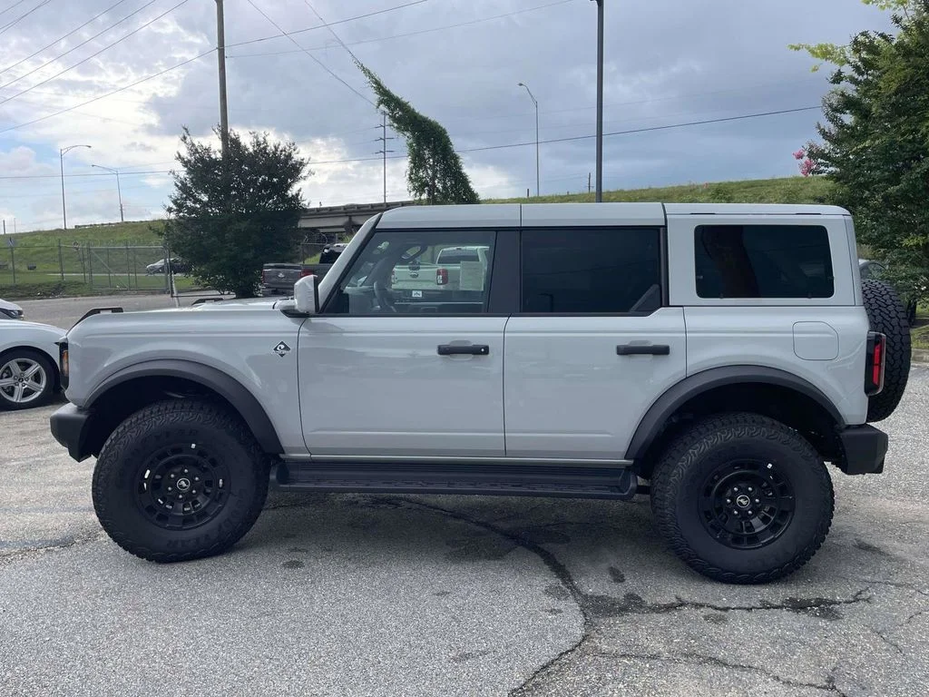 New 2026 White Ford Outer Banks image 6