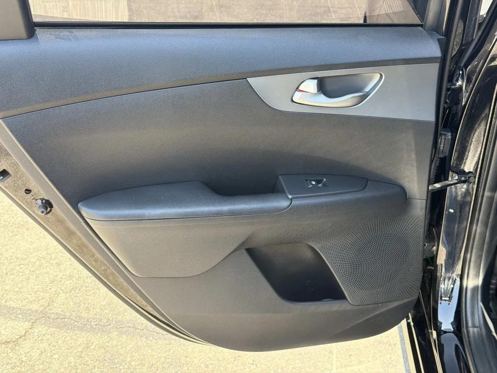 Used 2021 AURORA BLACK Kia LXS image 22