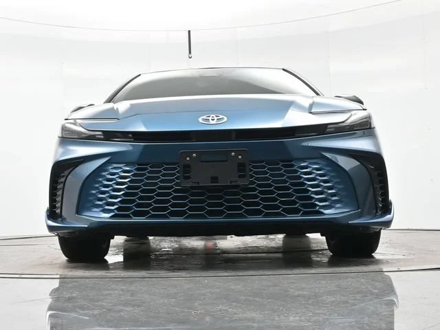 Used 2025 Ocean Gem/midnight Black Metallic Toyota LE image 25