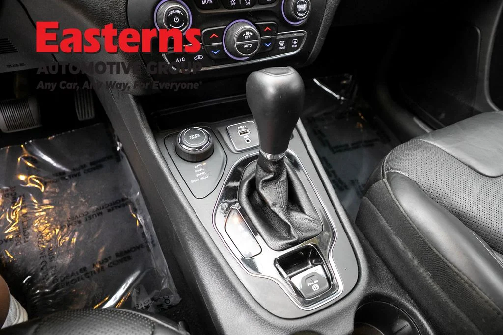 Used 2019 White Jeep Limited image 13