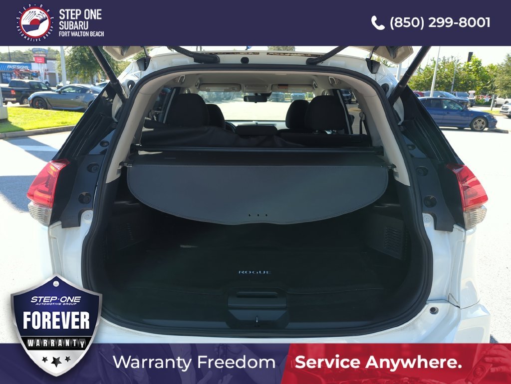 Used 2020 White Nissan SV image 29