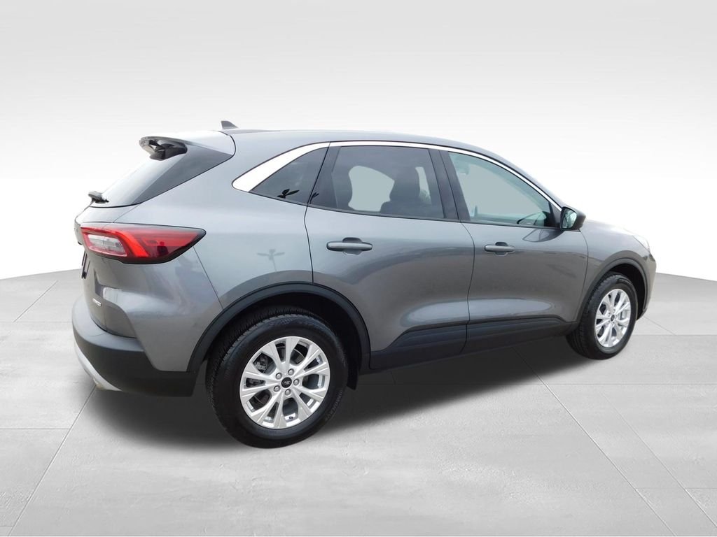 Used 2023 Gray Ford Active image 3