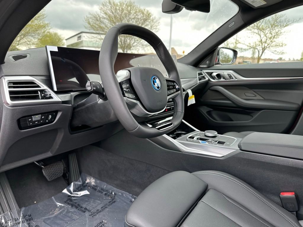 2025 BMW i4 40 - Photo 17