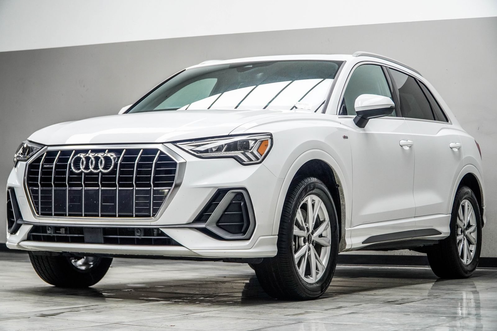 Used 2025 White Audi Premium image 9