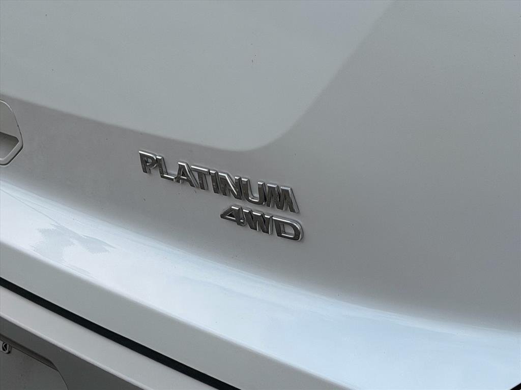 Used 2025 Everest White Pearl Tricoat Nissan Platinum image 10