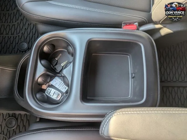 2025 Chrysler Pacifica Select - Photo 23
