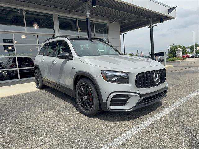 New 2026 MANUFAKTUR Alpine Grey Mercedes-Benz AMG® GLB 35 image 21