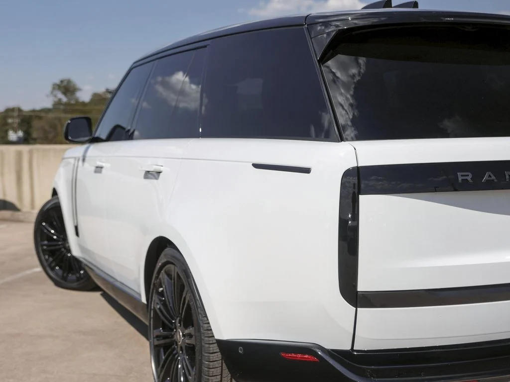 New 2025 White Land Rover SE image 6