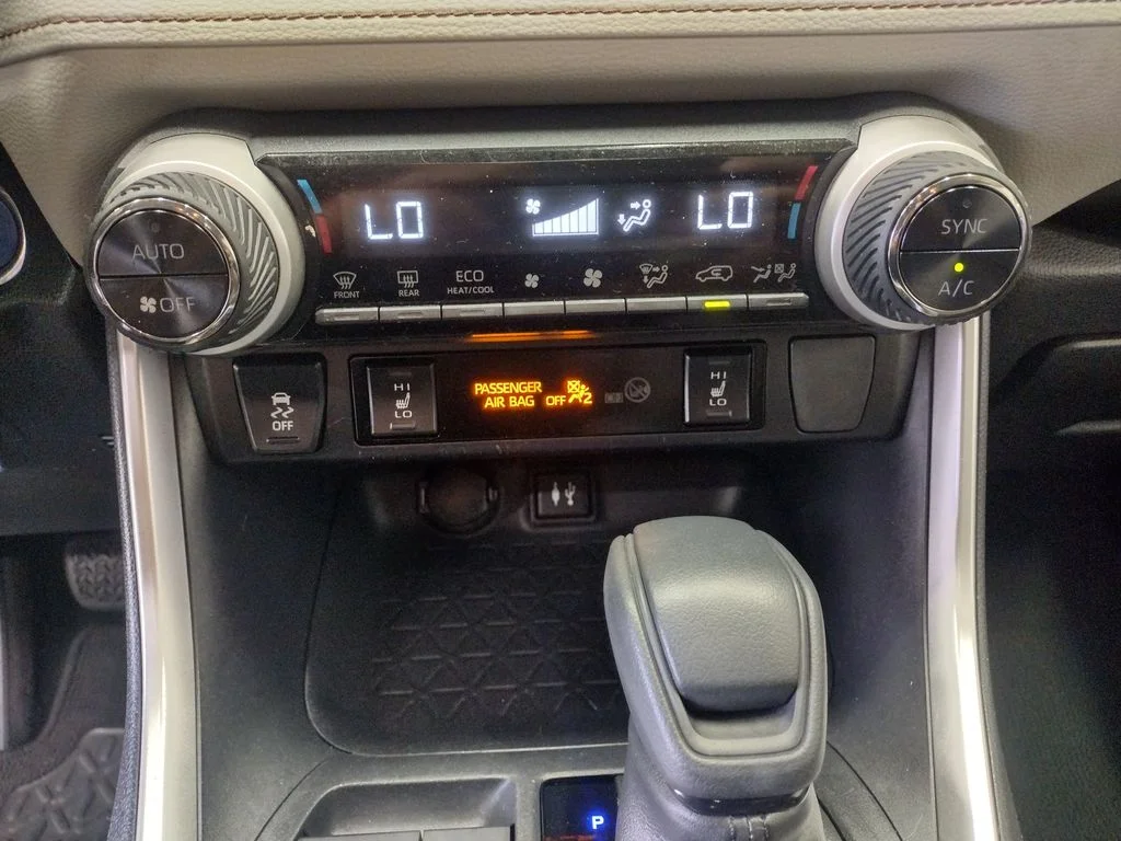 Used 2019 Blue Toyota XLE image 37