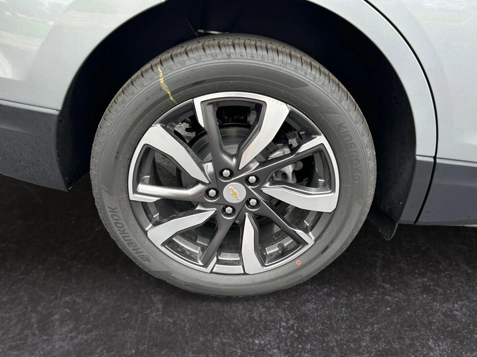 Used 2024 Sterling Gray Metallic Chevrolet Premier image 27