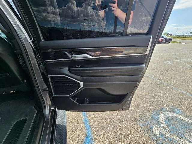 Used 2023 Gray Metallic Jeep Base image 23