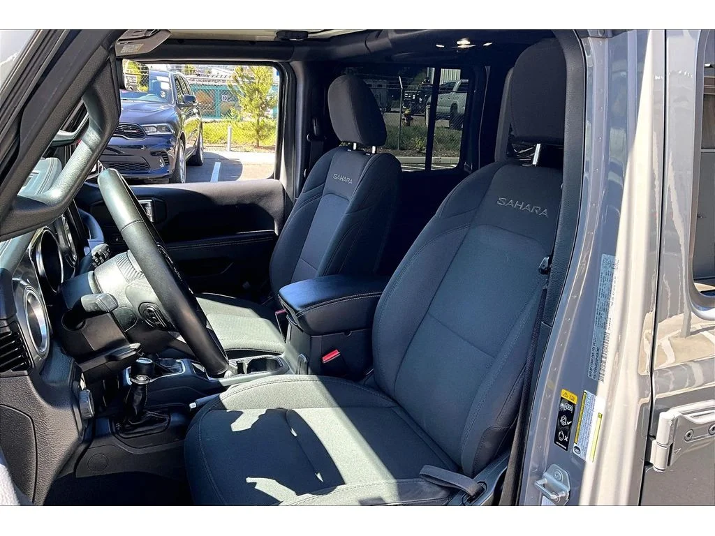 Used 2023 Grey Jeep Sahara image 23