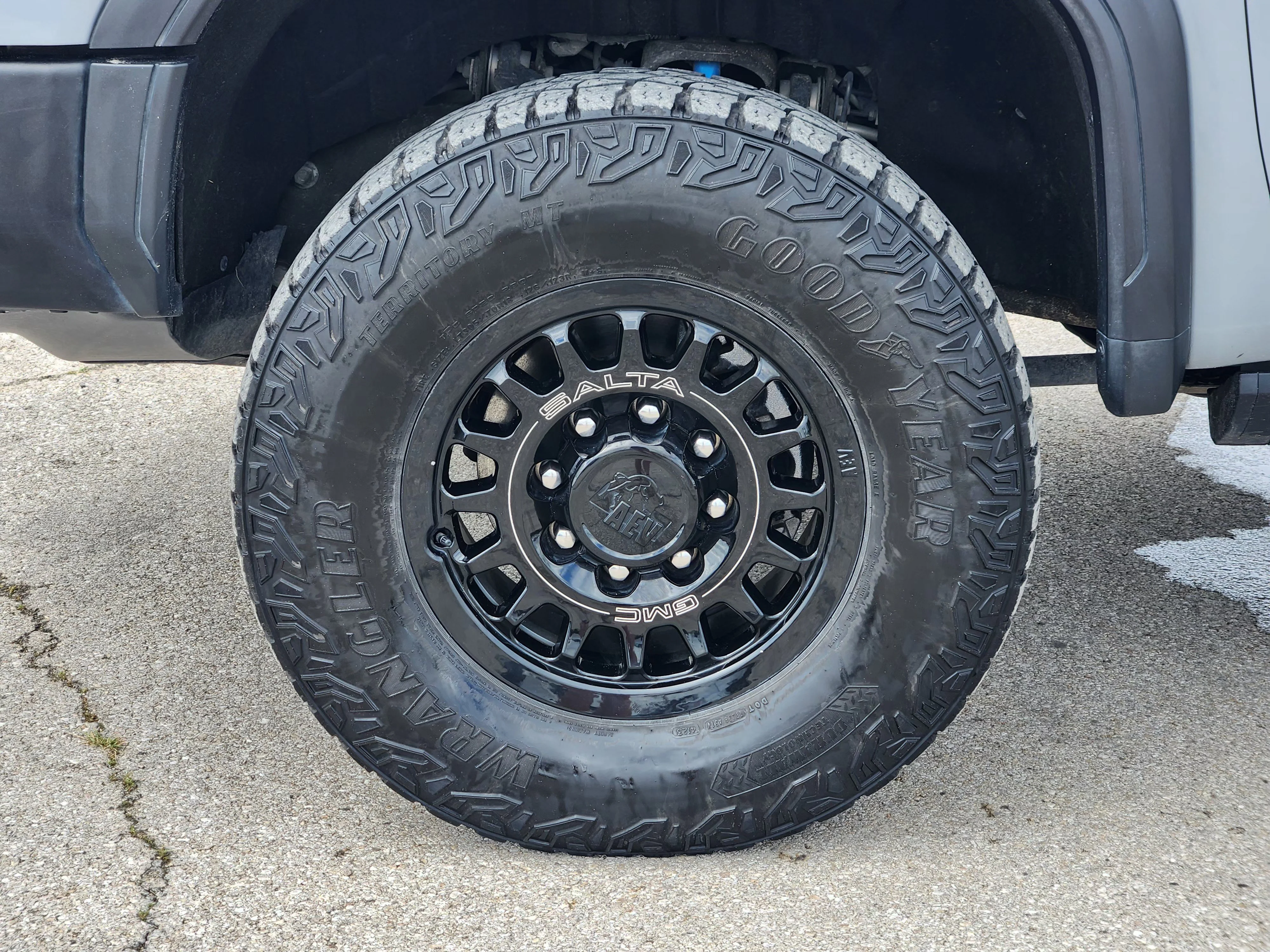 Used 2024 Thunderstorm Gray GMC AT4X AEV EDITION image 10