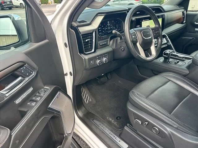 Used 2024 White GMC Denali image 17