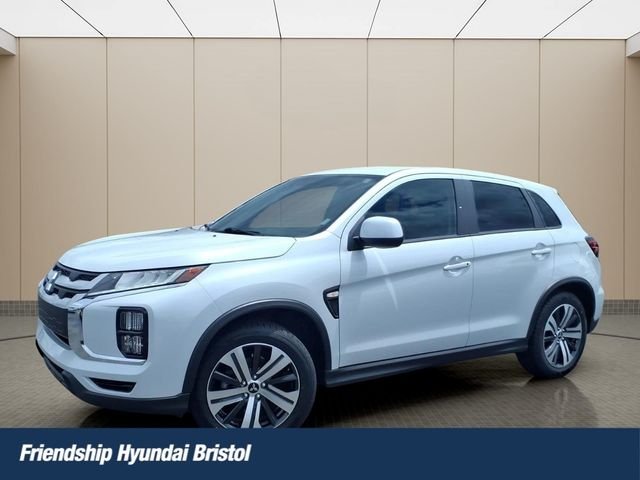 Used 2024  Mitsubishi 2.0 ES image 1