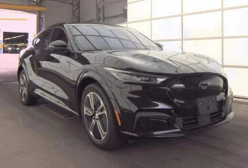 2023 Ford Mustang-Mach-e Premium's photo
