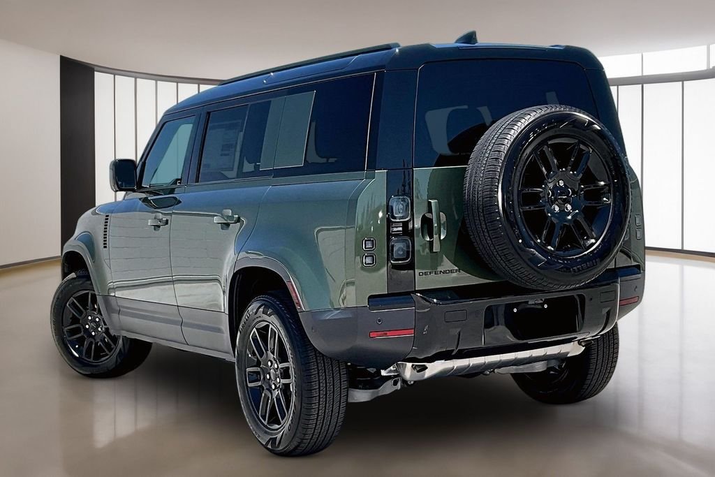 New 2026 WOOLSTONE GREEN Land Rover S 300PS  image 3